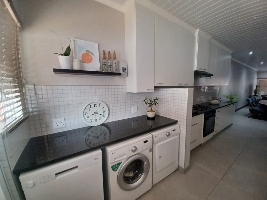 To Let 3 Bedroom Property for Rent in Naudeville Free State